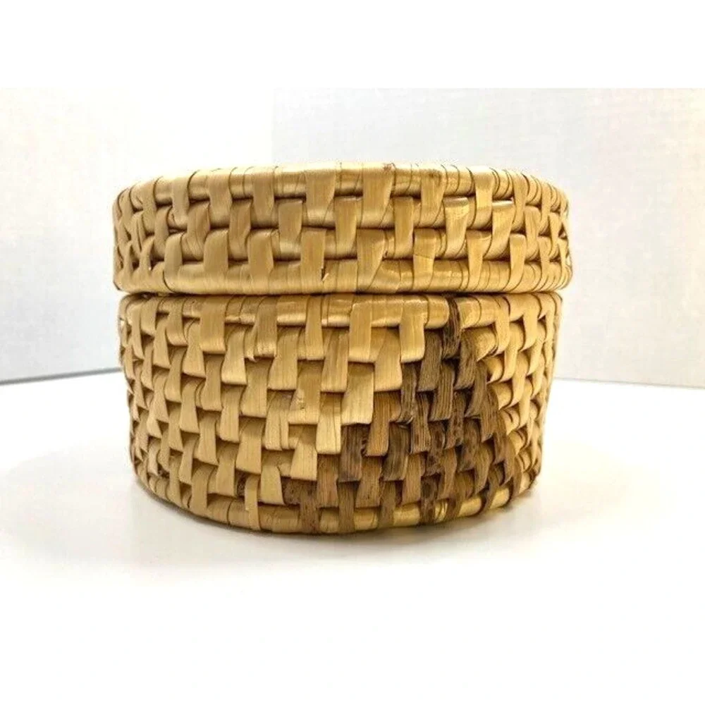 Vintage Set of 6 Straw Grass Coasters Natural In Boho Hand Woven Basket With Lid